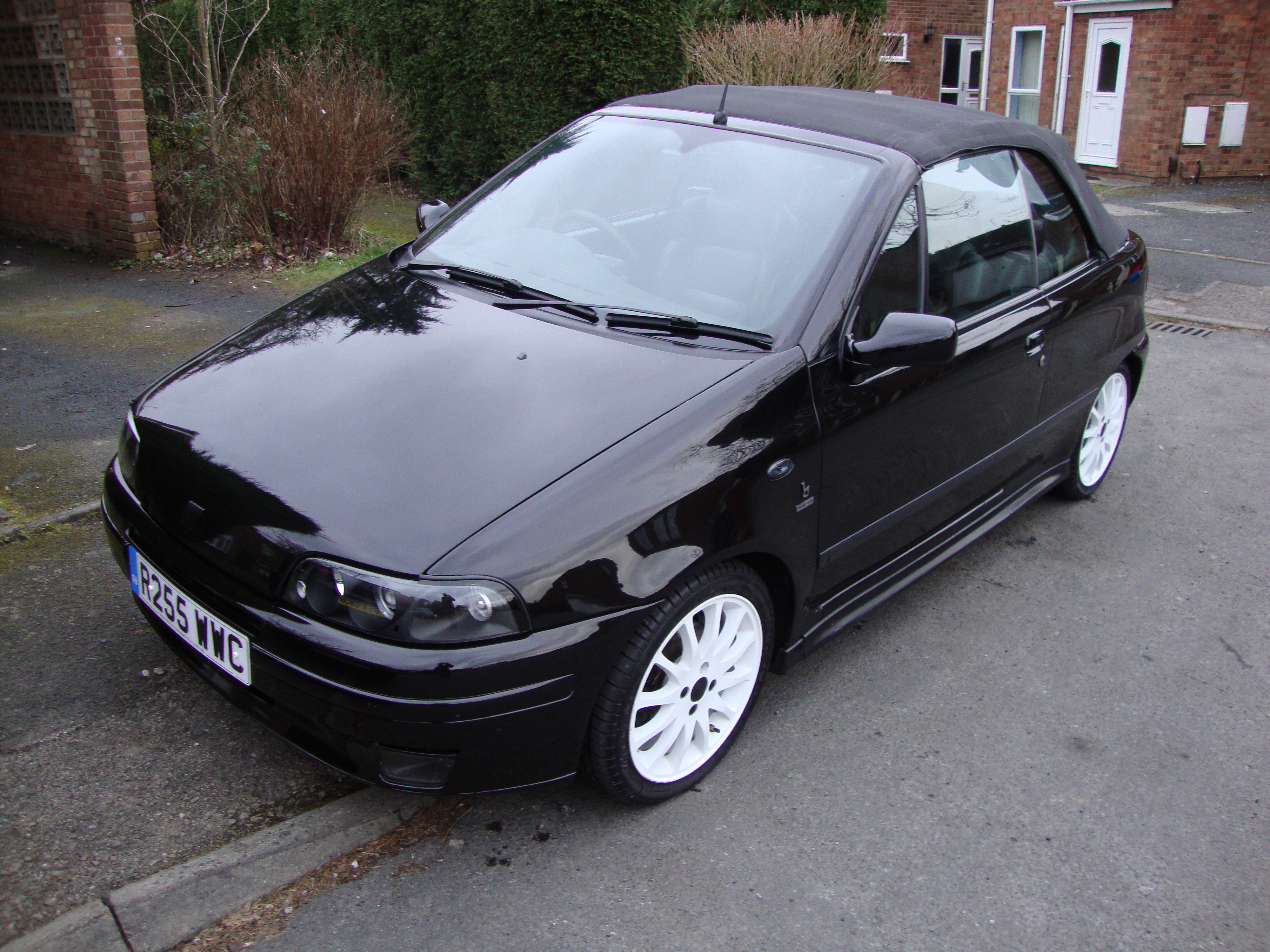 Punto (Mk1) - Mk1 Punto Cabriolet Bertone 1.2 16v., Page 2