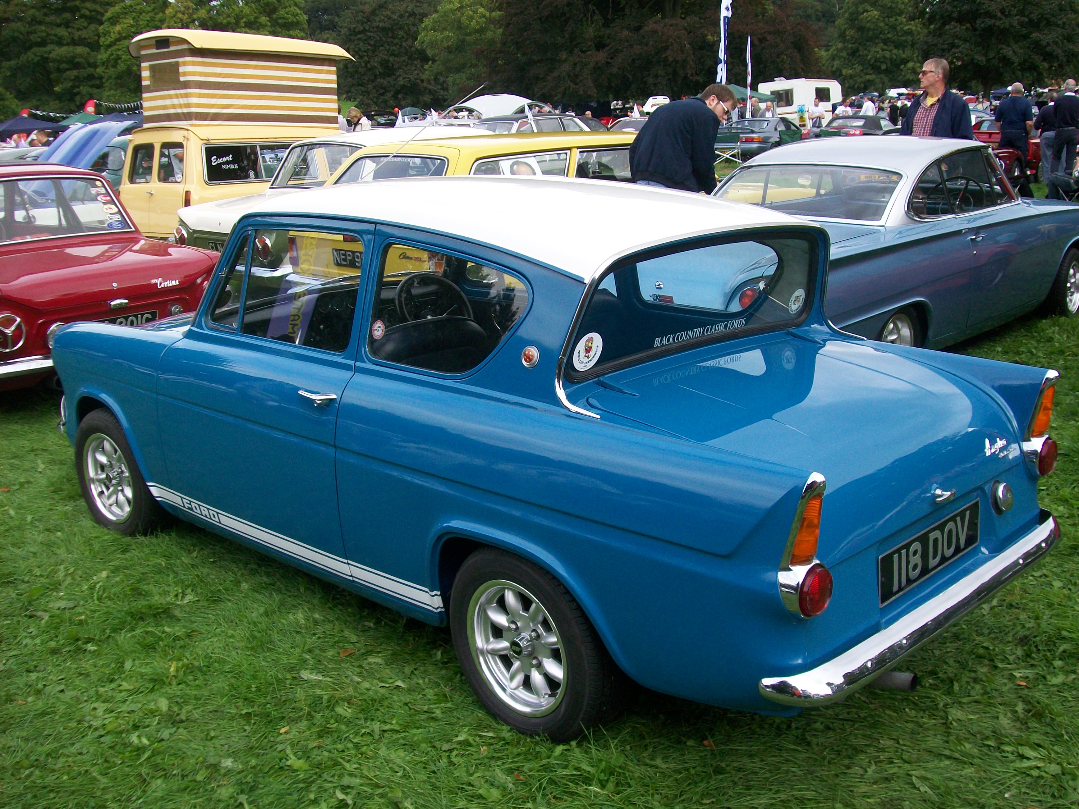 Ford Anglia 