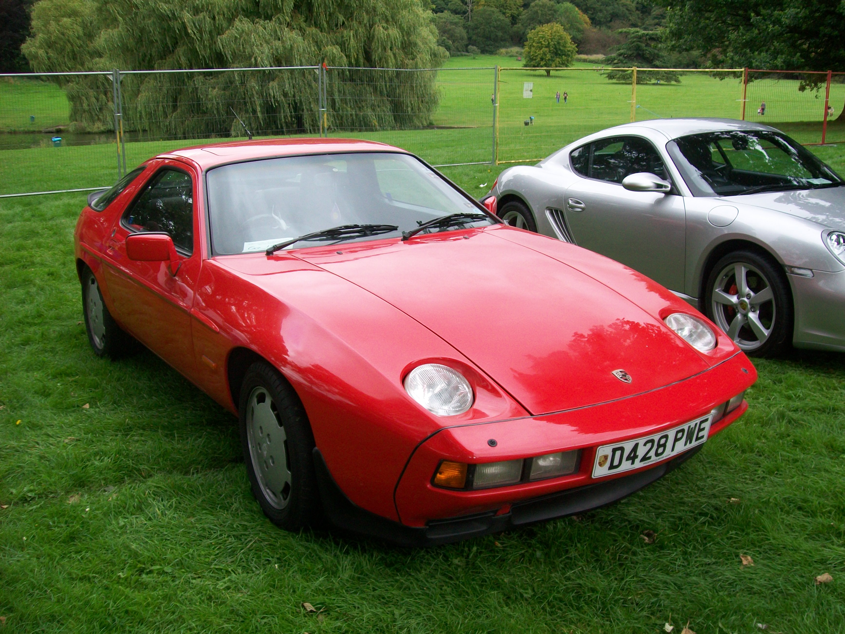 Porsche 928